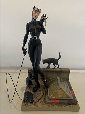 Catwoman - Cold-Cast Hand Painted Porcelain Statue - Jim Lee 2004 DC Direct NIB